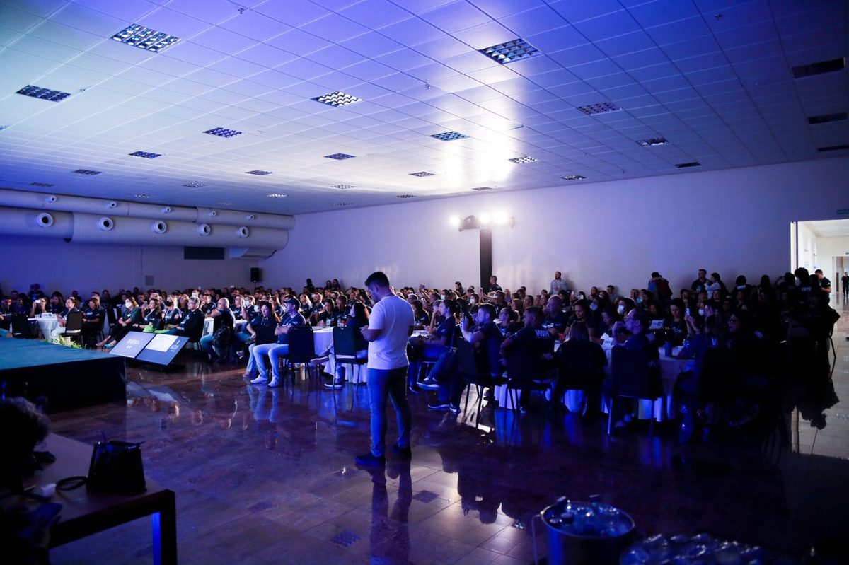 O encontro retorna com força.